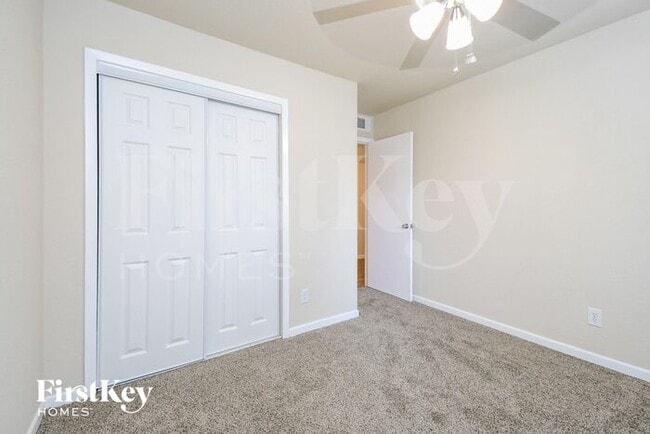 Building Photo - 333 E Springdale Ln
