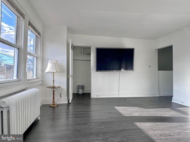 Building Photo - 411 Burmont Rd