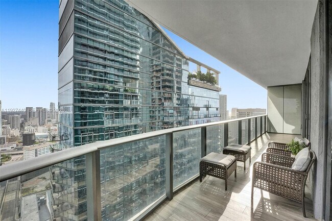 Building Photo - 801 S Miami Ave