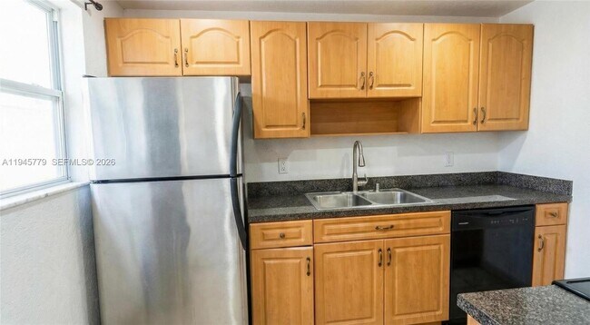 Building Photo - 235 Antilla Ave