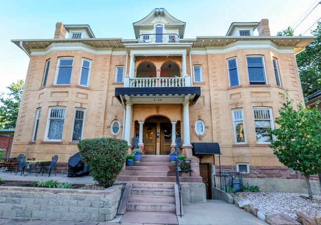 Building Photo - Charming 2 bed, 1 bath Condo in the heart of Denver
