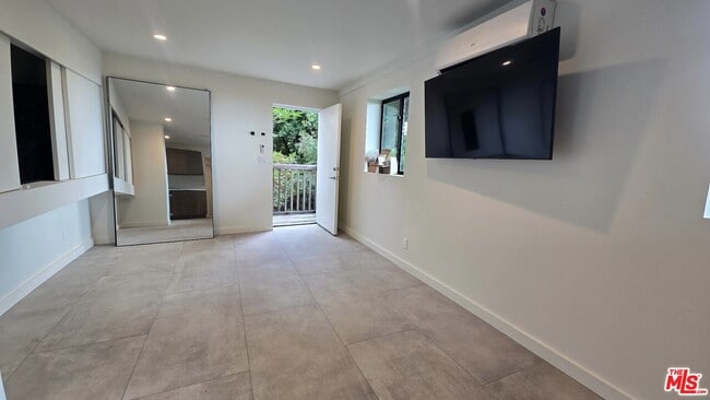 Building Photo - 8718 St Ives Dr