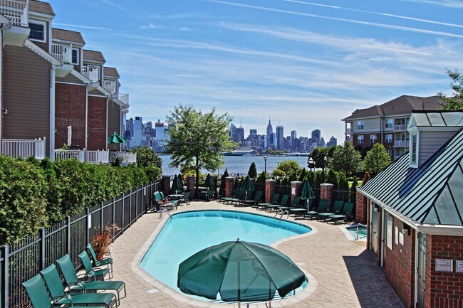 Building Photo - 276 Roslyn Ct