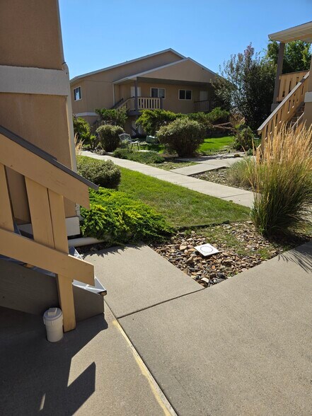 Building Photo - 361 Janet St