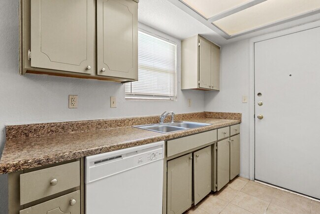 Building Photo - 3801 Olympic Ave