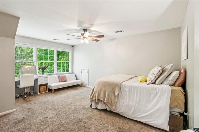 Building Photo - 4750 Spring Wood Trace