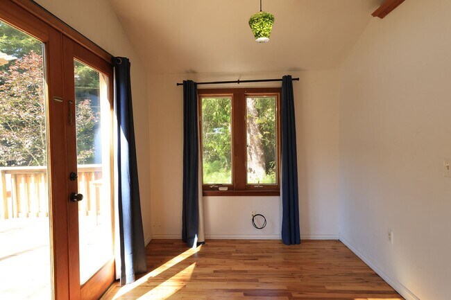 Building Photo - 3946 L K Wood Ct