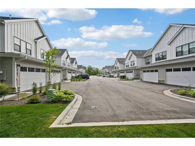 Building Photo - 4750 Ironwood Cir