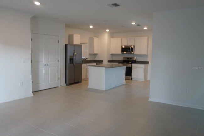 Building Photo - 7352 Summer Ivy Aly