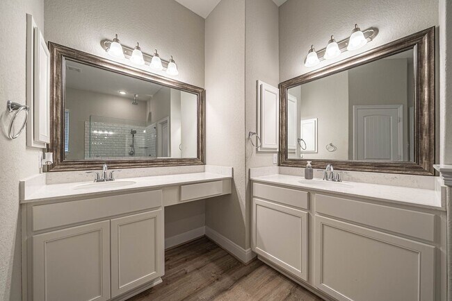 Building Photo - 830 Rench