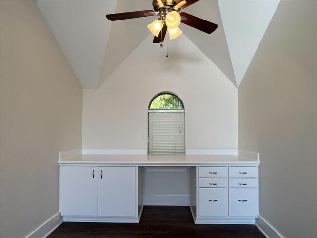 Building Photo - 5899 Fairdale Ln