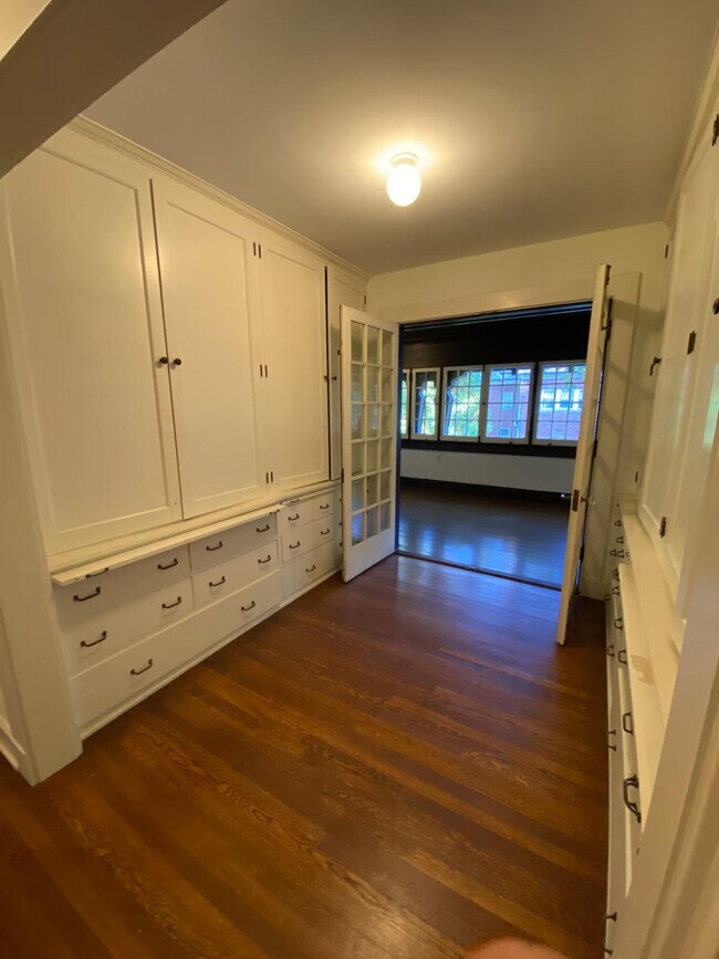 Building Photo - 3085 Fairmount Blvd