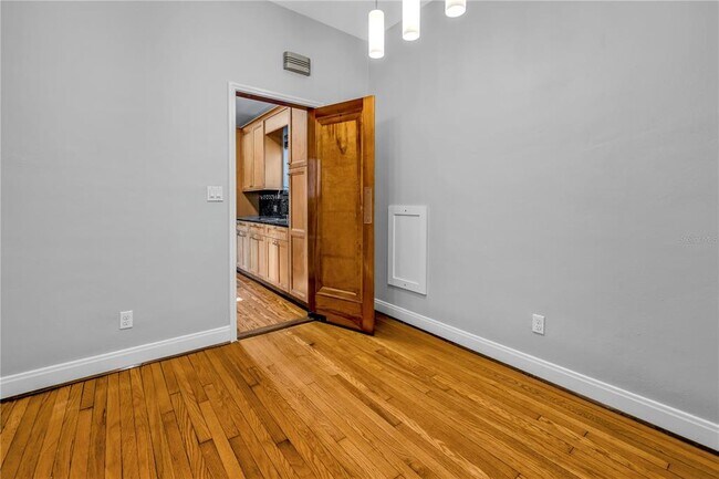 Building Photo - 6421 6th Ave N