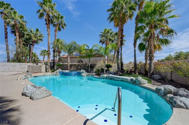 Building Photo - 3800 Beacon Point St