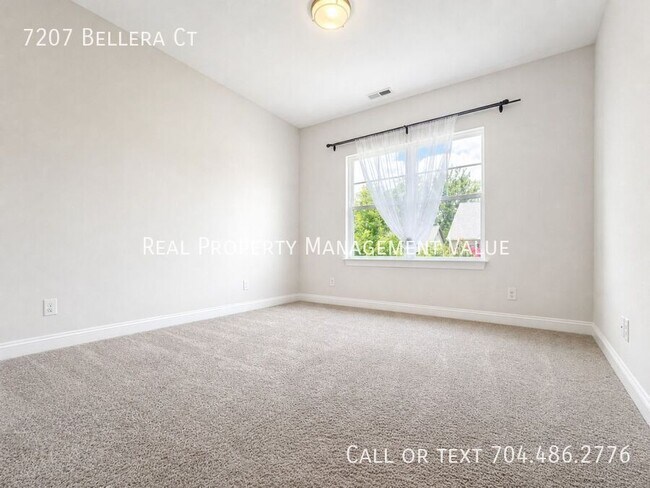 Building Photo - 7207 Bellera Ct