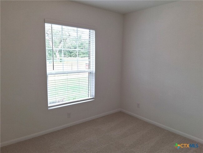 Building Photo - 253 Villars Dr