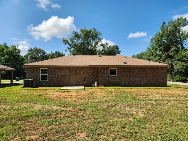 Building Photo - 208 Jarrell St
