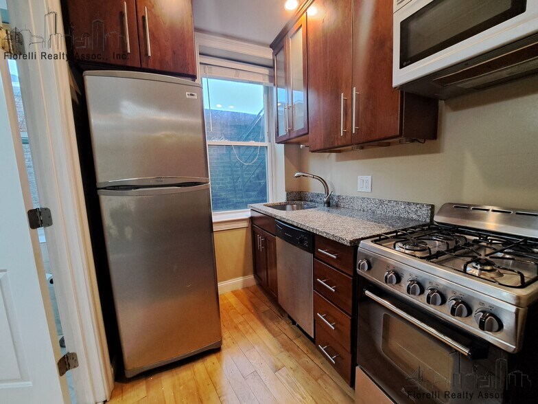 Building Photo - 101 Prince St