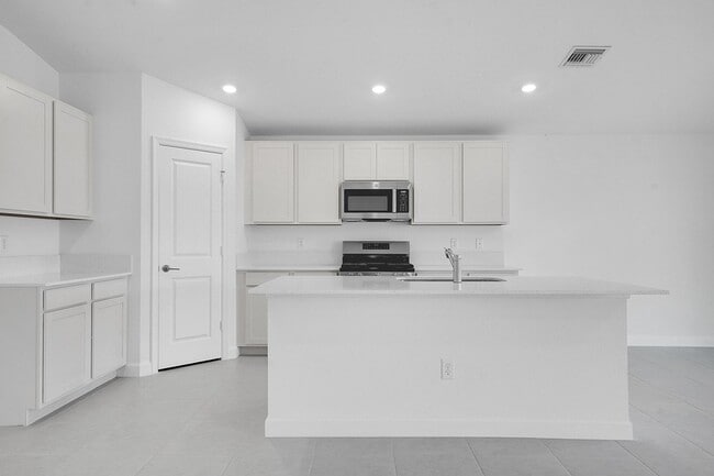 Building Photo - 6394 Windwood Wy