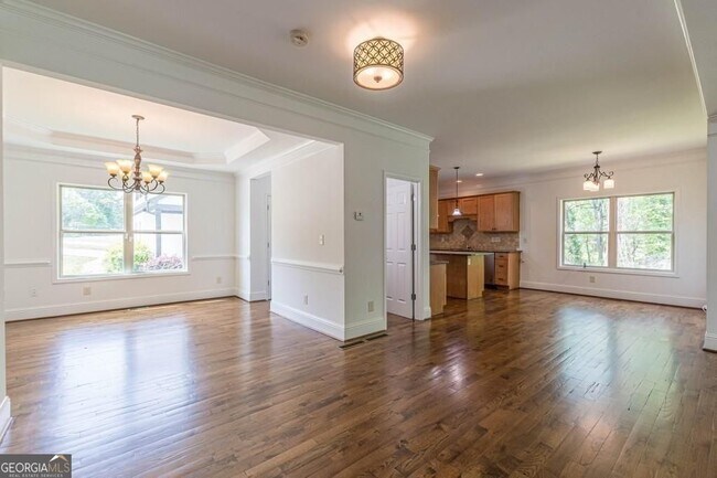 Building Photo - 1410 Eastland Rd SE