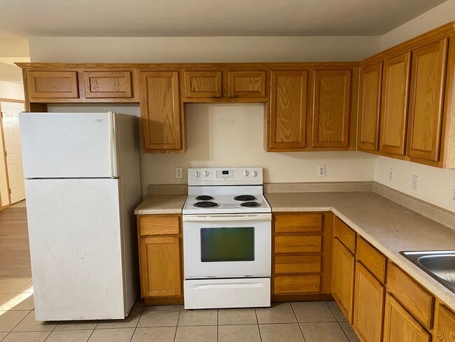 Building Photo - Great 3 bed 2 bath home in SE Springfield