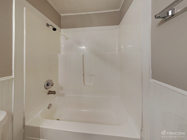 Building Photo - 4073 Red Laurel Way SW