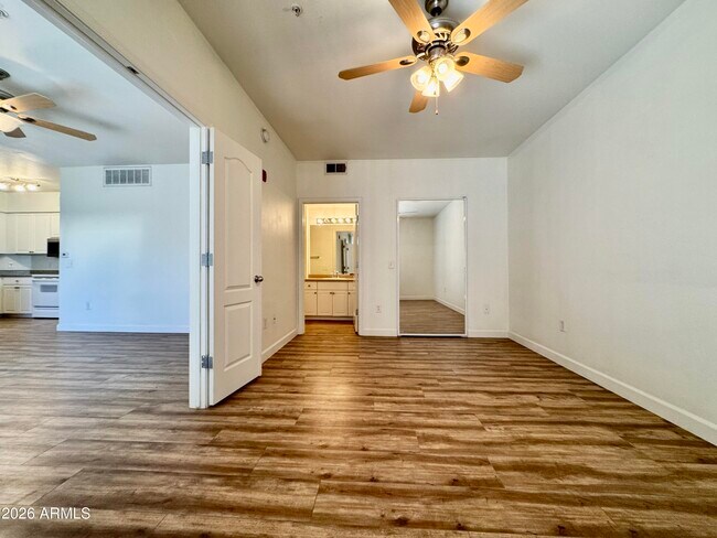 Building Photo - 1701 E Colter St