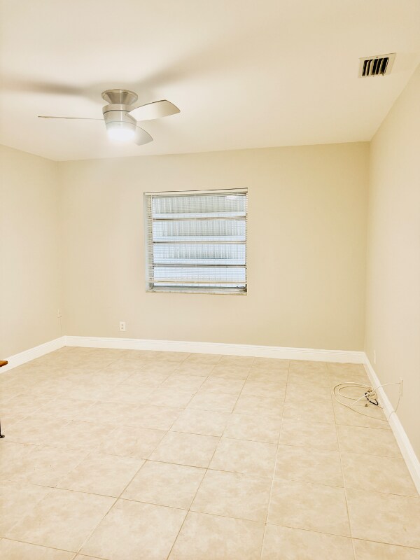 Building Photo - 8757 Bella Vista Dr