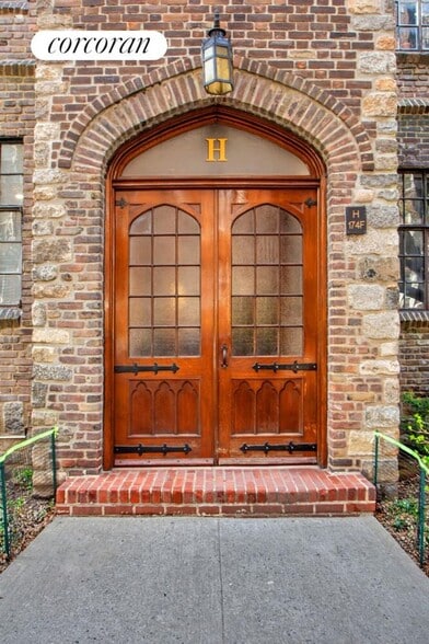 Building Photo - 116 Pinehurst Ave