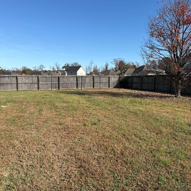 Building Photo - 300 Cadenza Ln