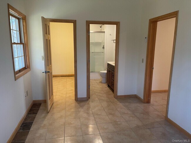 Building Photo - 1055 Bruynswick Rd