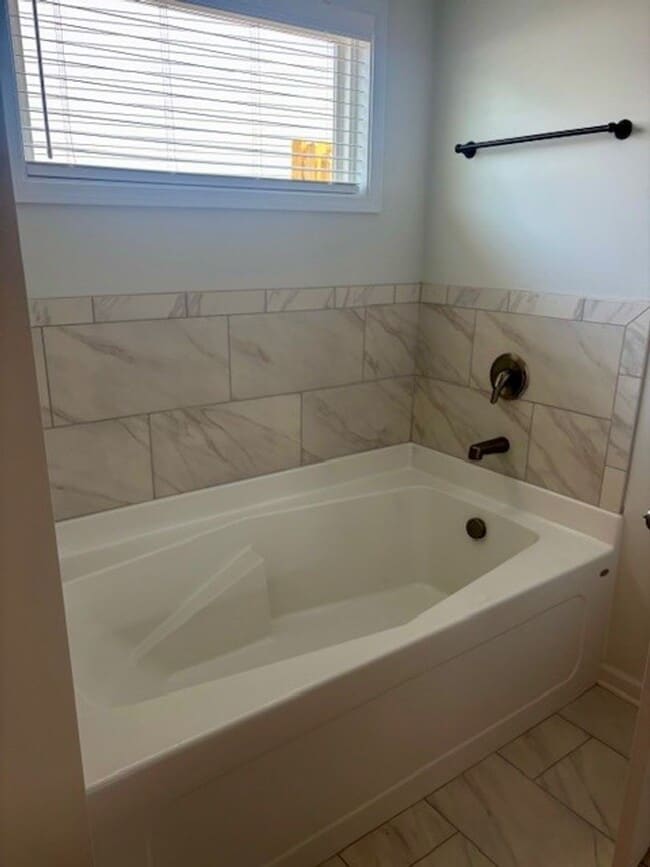 Building Photo - 4 BEDROOM RANCH HOME IN GROVETOWN!