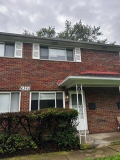 Building Photo - $1000.00 Moves you in.......2 Bedroom 1 Bath Townhome