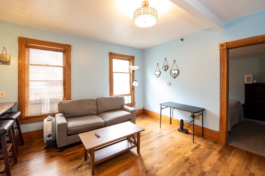 Building Photo - 129 Green St