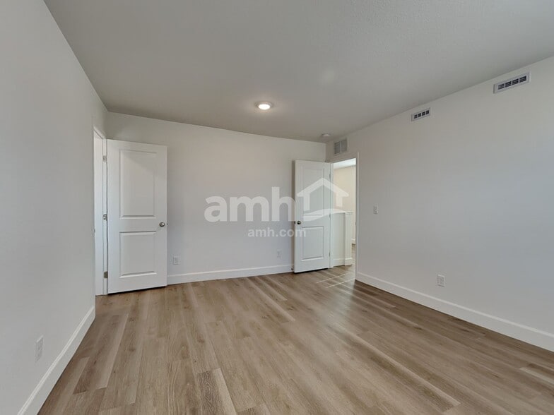 Building Photo - 6441 Aspen Mountain Ave