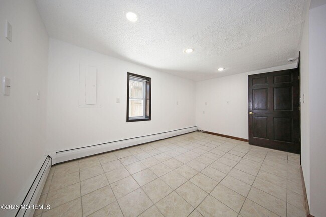 Building Photo - 60 Matthew St