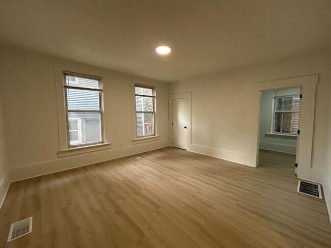 Building Photo - 2 bedroom in Chicago IL 60647