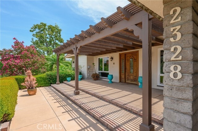 Building Photo - 2328 E Vine Ave