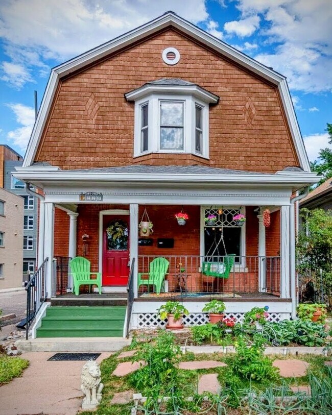 Primary Photo - 228 N Pearl St