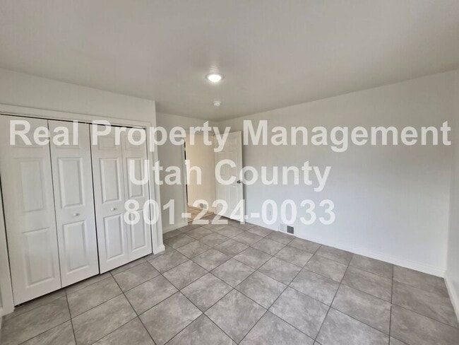 Building Photo - 30 S 100 W