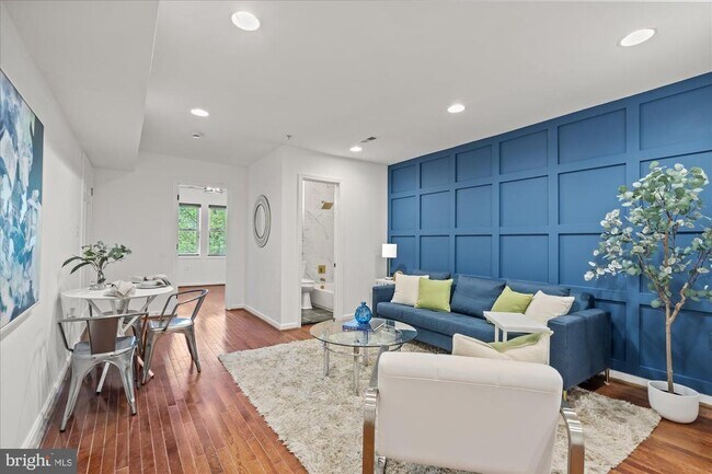 Building Photo - 1241 18th St NE