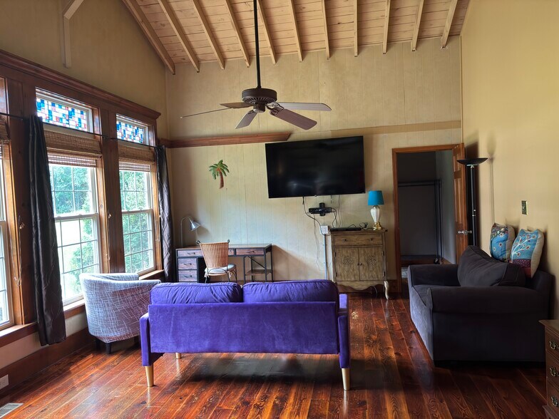 Building Photo - 826 Jones Mill Rd