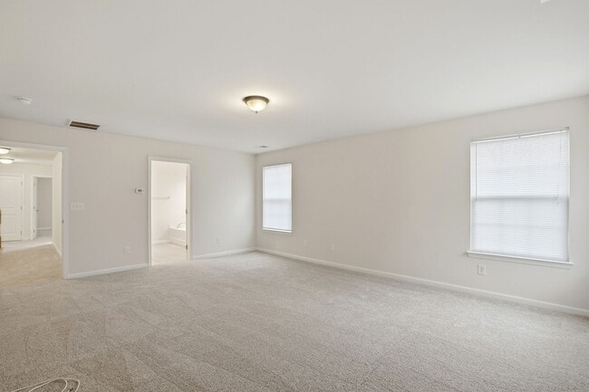 Building Photo - Move-In Ready Gem Near UNCC with Fresh Updates