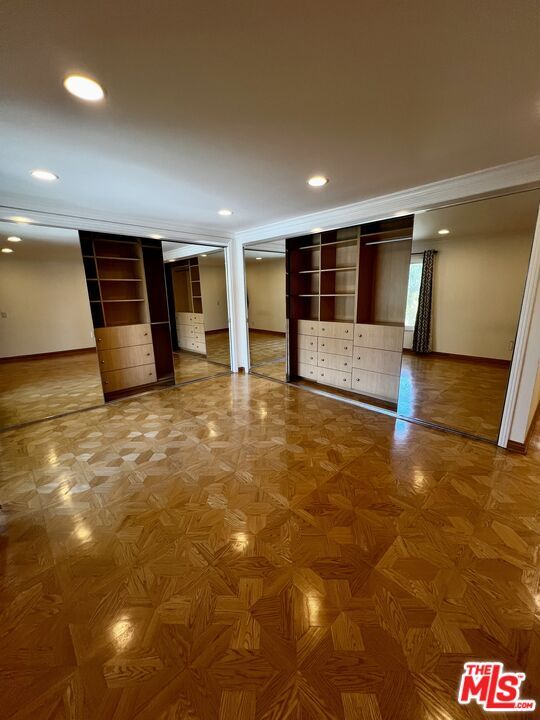 Building Photo - 7505 Hampton Ave