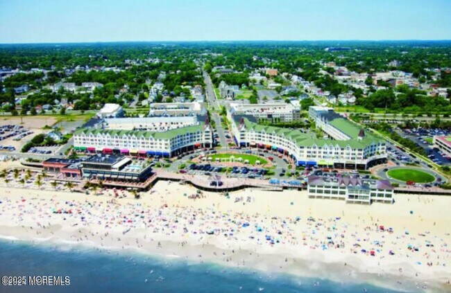 Building Photo - 70 Avery Ave