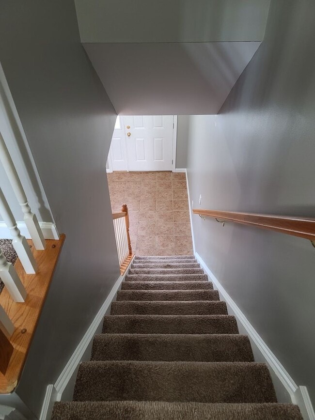 Building Photo - 3 Bedroom Townhome for Rent in Waynesboro