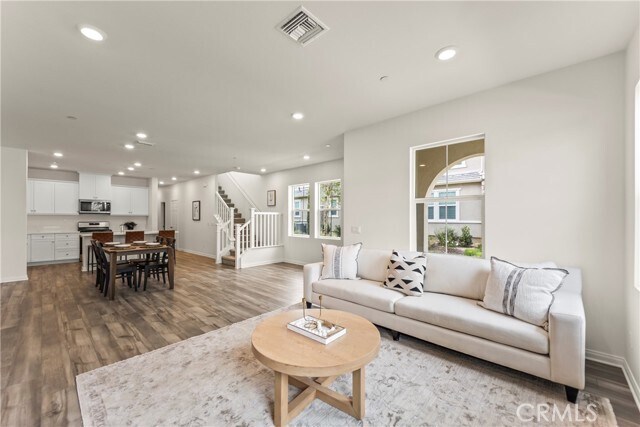 Building Photo - 4281 S Hermosa Paseo