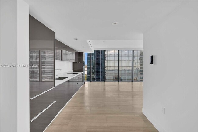 Building Photo - 1451 Brickell Ave