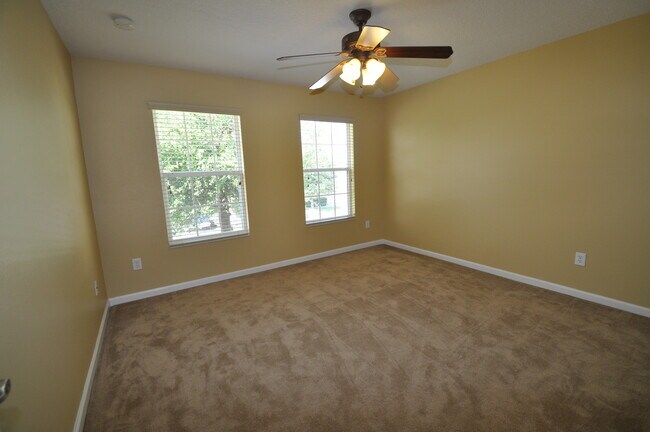 Building Photo - Exclusive Pool Home in Lake Mary on a Cul-de-Sac in Gated Community