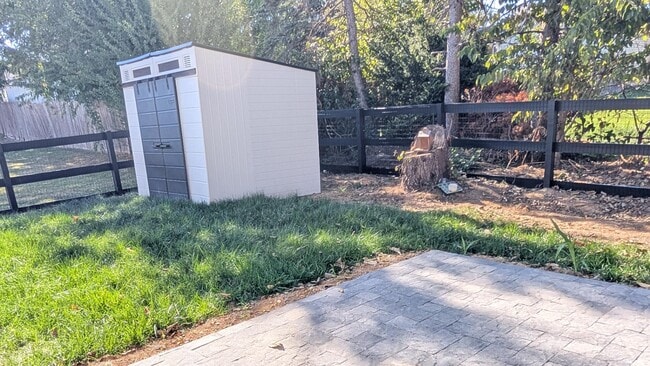 Building Photo - 2253 Papermill Rd